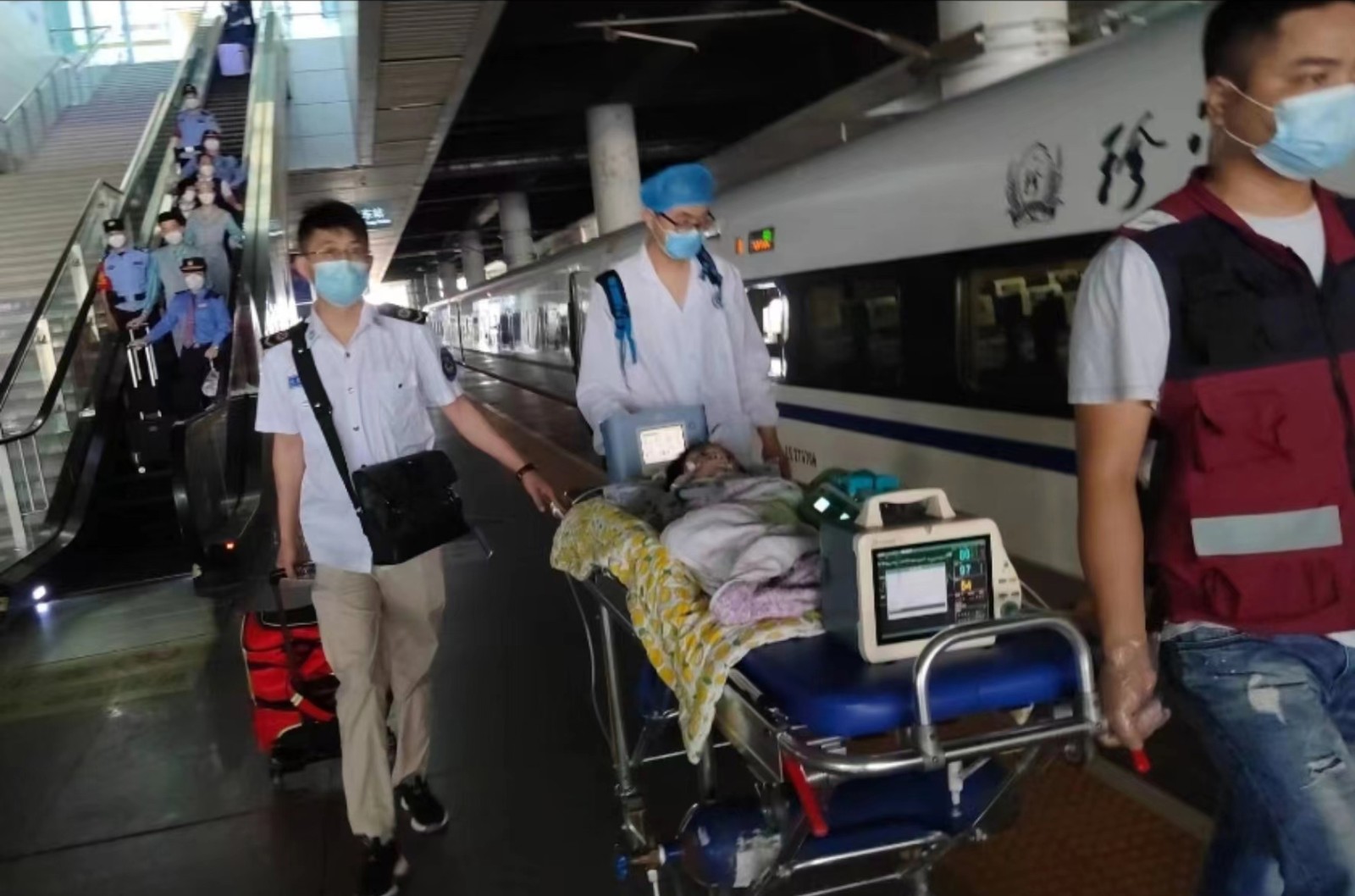 威宁高铁转运公司